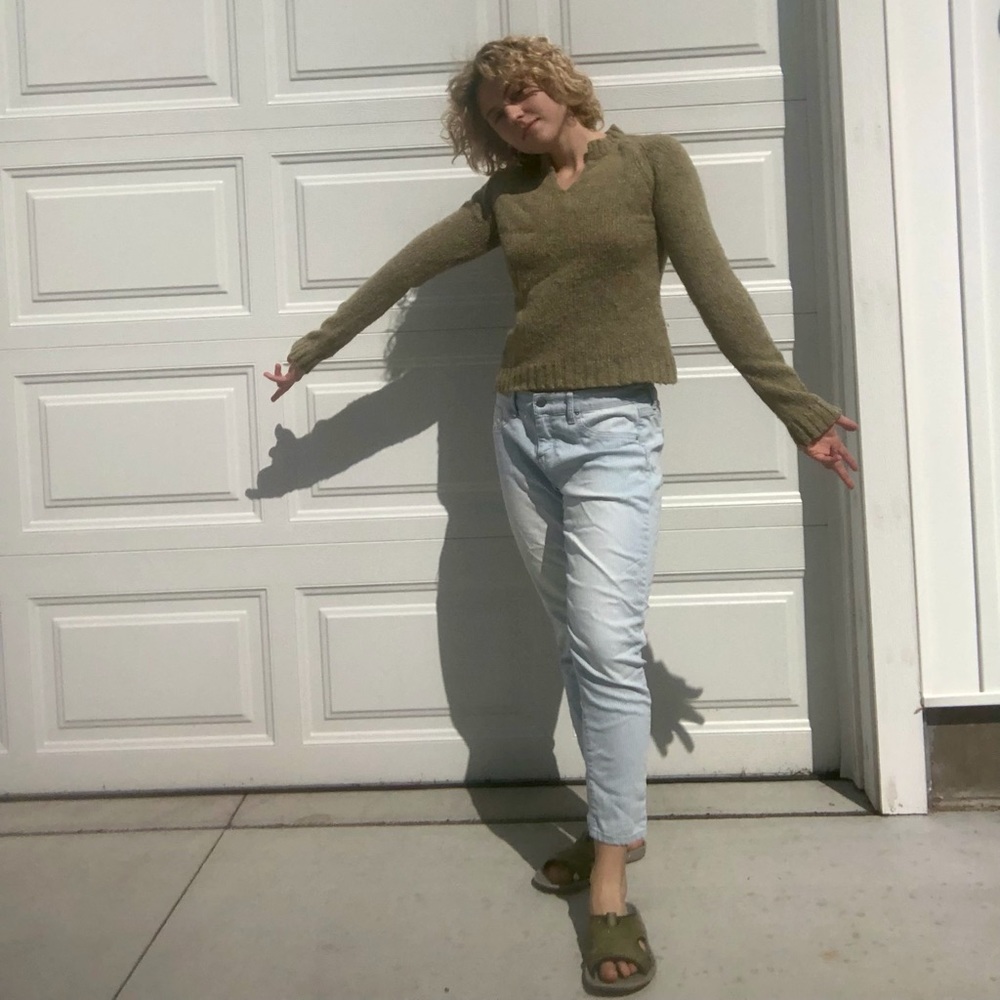 90s Moss Green Sweater (“Friends” era style)